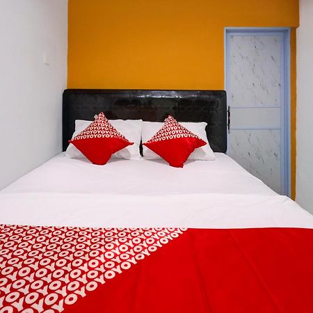 Super Oyo Capital O 93076 Batam Backpacker Guesthouse 2 Pembunuh 외부 사진